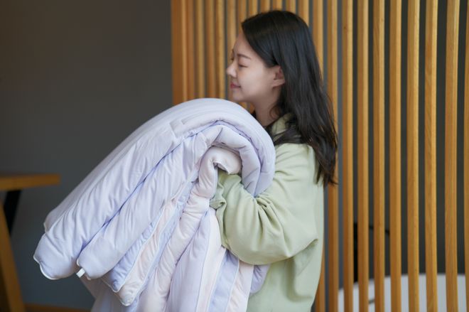 沉默。成年人的舒服都在陌生人社交里！CQ9电子app朋友圈停更、闺蜜群(图8)