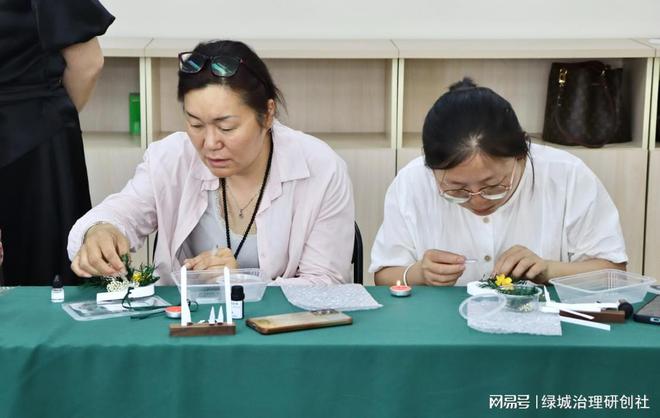 同行”——关爱巾帼司机母亲节暖心活动CQ9电子平台入口“香伴车程 母爱(图4)